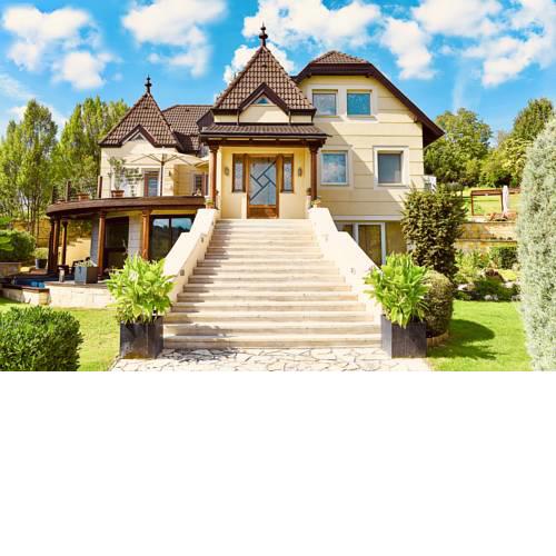 D'Scret Villa