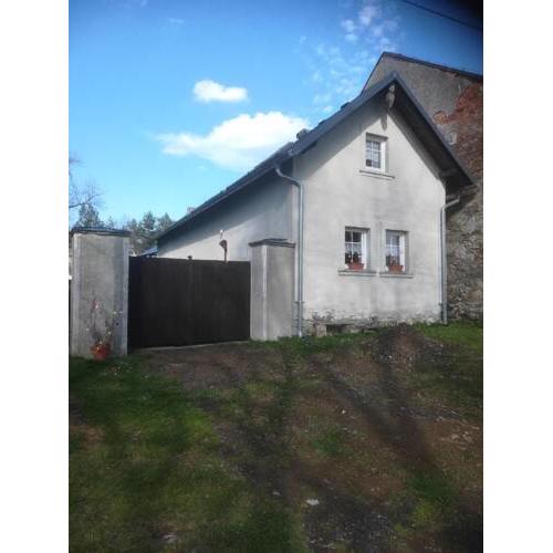 Dům v malé, klidné obci blízko Mariánských Lázní