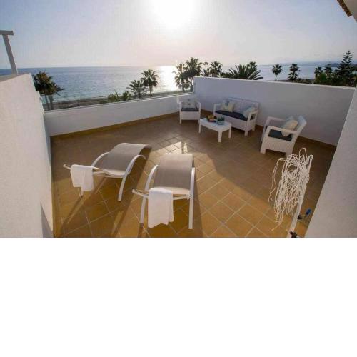 dúplex a la orilla del Mediterráneo