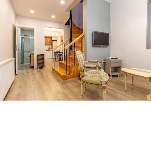 Duplex House near Trendy Attractions in Sisli