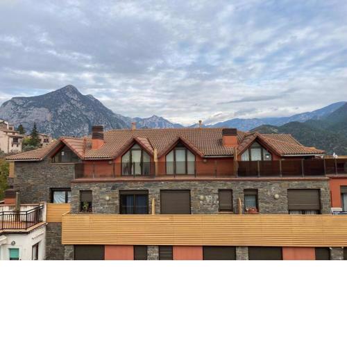 Duplex rural enmig dels Pirineus