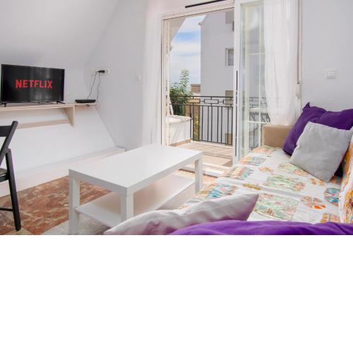 Duplex with pool access and city life around the corner