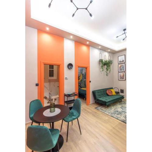 E13 Extravagant Studio