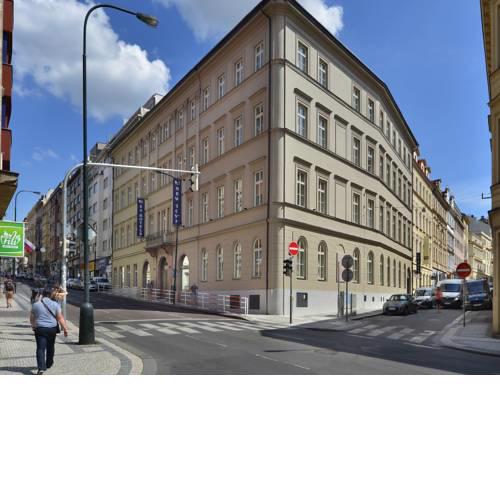 EA Hotel New Town