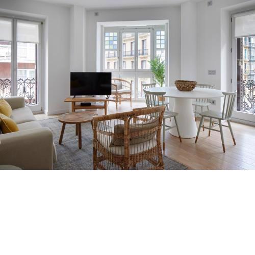 Easo Suite 2B by FeelFree Rentals