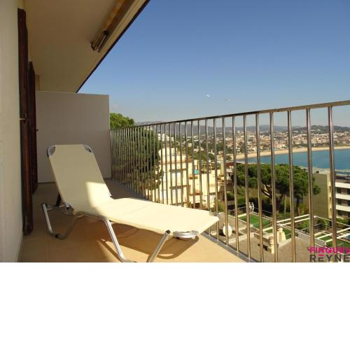EDEN MAR apt 19