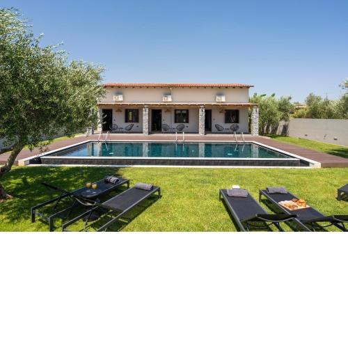 Eightyfour Living with private pool