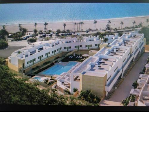 EL CANTAL. Maravilloso apartamento en primera línea de playa con piscina. (Nueva Construccion 2020))..