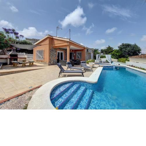El Carmoli Villa with Private Pool - 9409
