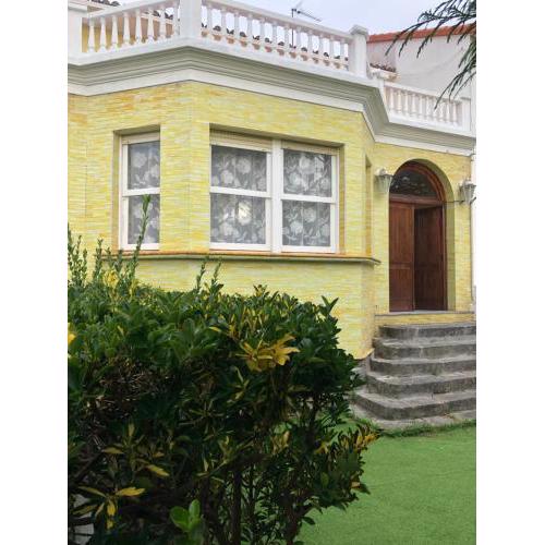 El Chalet Amarillo