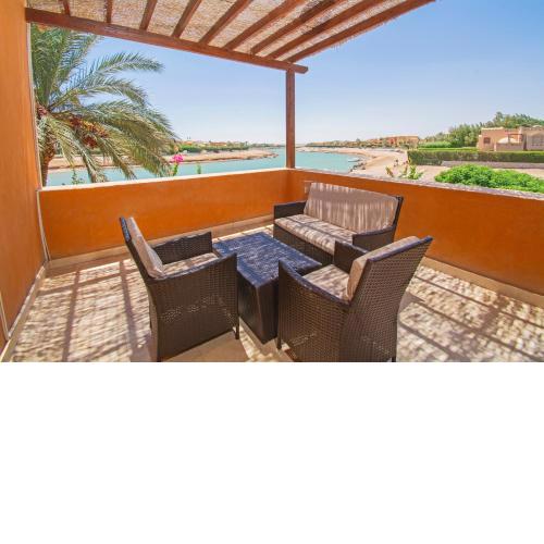 El Gouna - Tranquil 3BR Beach House-Pool&SeaLagoon