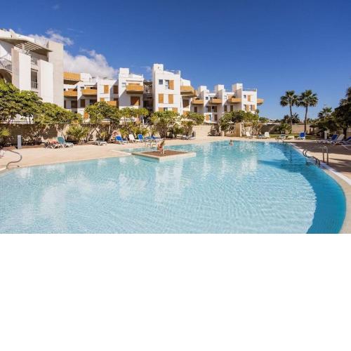 El Medano Beachfront Penthouse with pool, rooftop and seaview