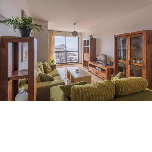 El Mirador: sea views from the shore