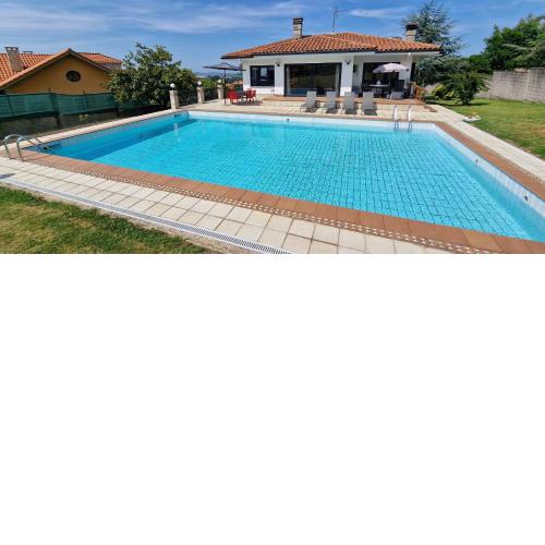 El Pastizal de Gijón con Finca, BBQ, FKK y Piscina Privada