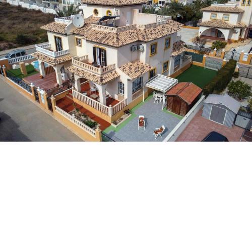 El Pinet Sunny Beach House with Communal Pool