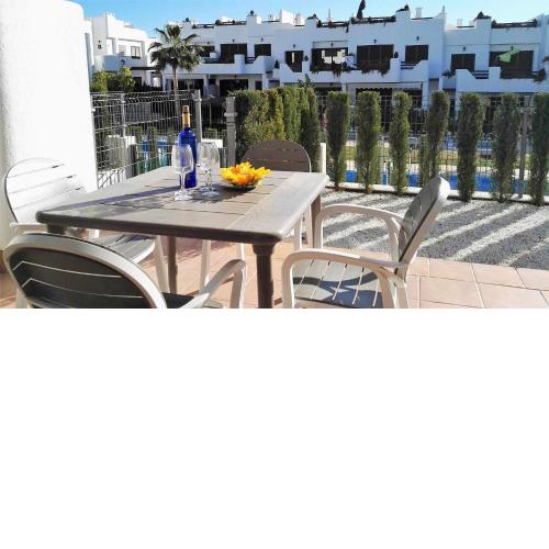 El sol apartamento con jardín en lujosa residencia en la playa