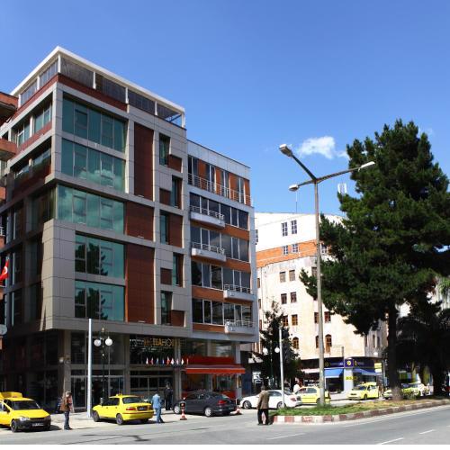 Ela Hotel