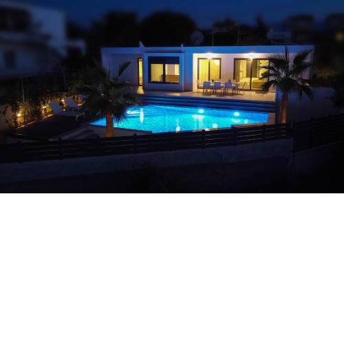 ELEA LUXURY VILLA