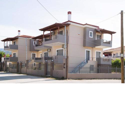 Electra Maisonette with Garden near Sea