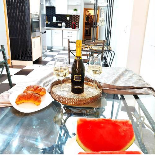 ELEGANT 2 BEDROOMS, Wifi free