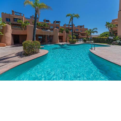 Elegant 5BR Apartment in Rivera, Mijas, Pool, Wifi