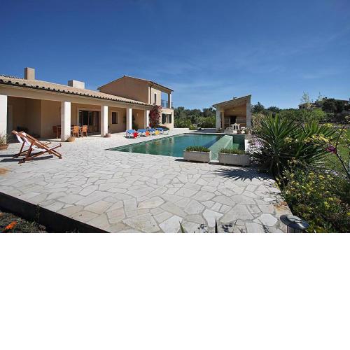 Elegant and modern designed with comfort and style, Special prices Car Hire for the Guests
