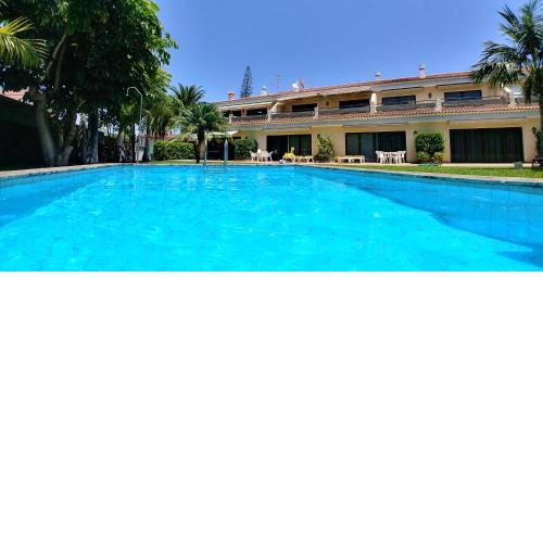 Elegant and Peaceful Aparments with Pool and Garden