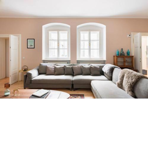 Elegant Apartment in Historic Heart of the 1st District