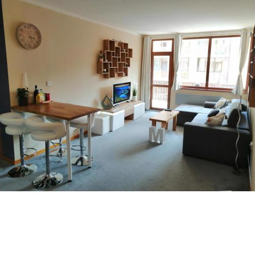 Elegant apartment N 11 in Sequoia II