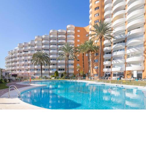 Elegant apartment with sea views in a prestigious area of Marbella