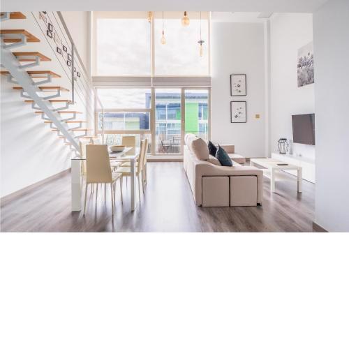 Elegant Apt. p/5 with balcony, Wi-fi and parking