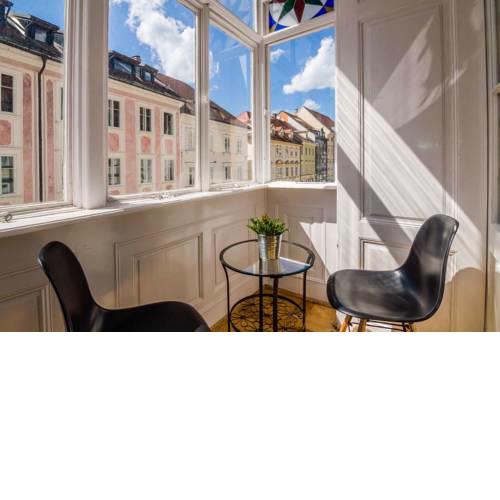 Elegant Central Apartment