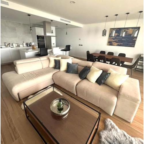 Elegant & Luxurious Apartment The Links II