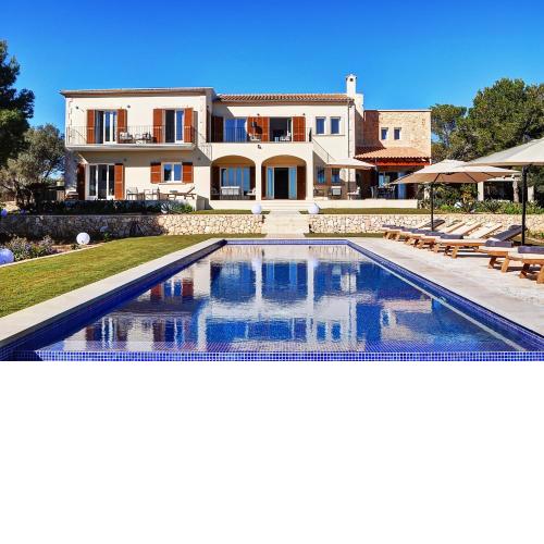 Elegant Mallorca Home Can Estera 6 bedrooms all Ensuite Extra Large Private Pool Porto Colom