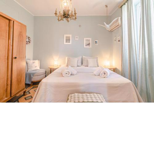 Elegant & Neoclassical Flat in Andros Town