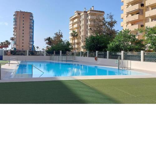 Elegante alojamiento con piscina a 200 m del mar.