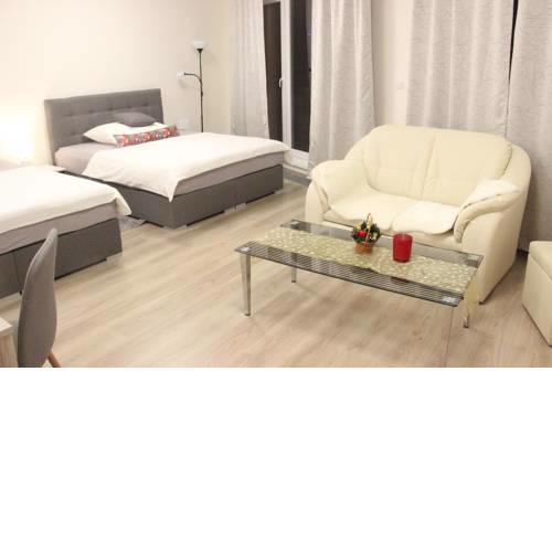 Element Prag Airport Apartment