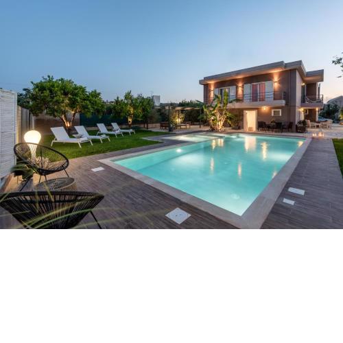 Elenas Village House - Love apartment with Pool and Terrace