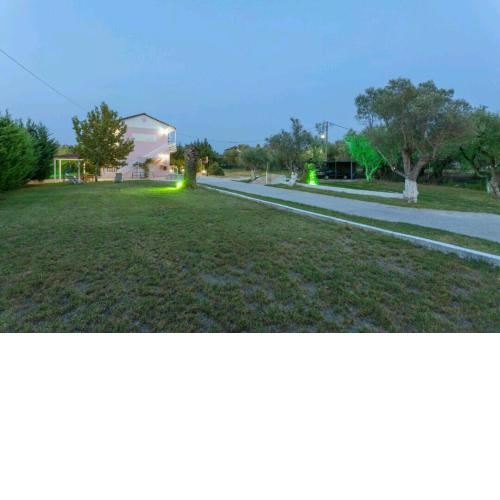 Eleni Studios & Apartments