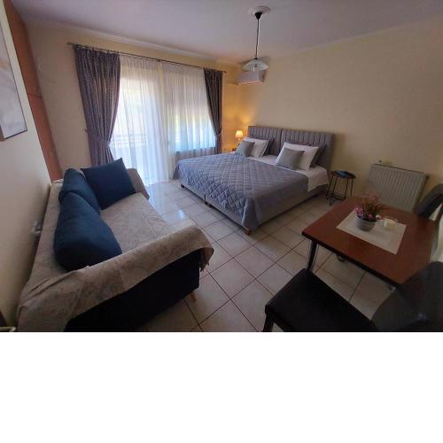 Eleni's Apartments Igoumenitsa - Γκαρσονιέρα 2ου ορόφου επιπλωμένη, εξοπλισμένη