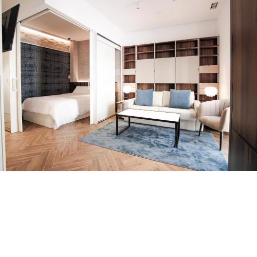 ELEVEN Suites Cabo Noval, by Homing U