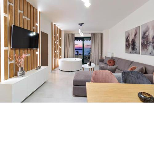 Elia Beach Deluxe Apartment