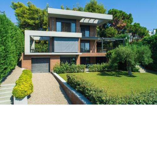 Elia Seafront Villa