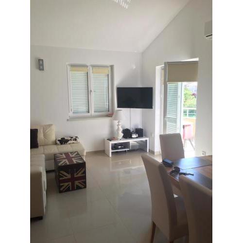 Ellas Apartment