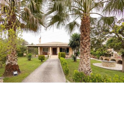 Elpida's country house