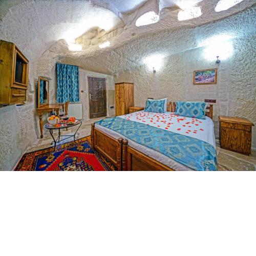 Elysee Cave House