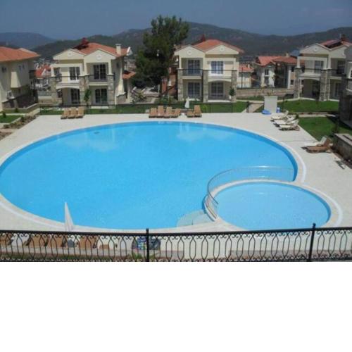 EMERALD VILLA 8
