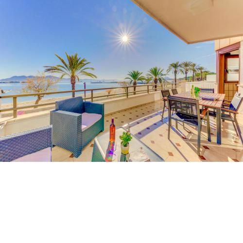 Emma Beachfront Apartment