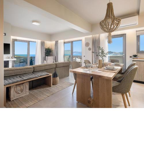 Emmanuel's Sea View Luxury Apartment