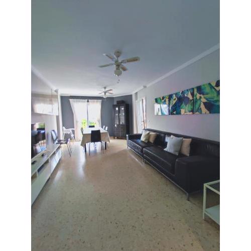 Encantador, amplio y comodo apartamento cerca de la playa y del centro